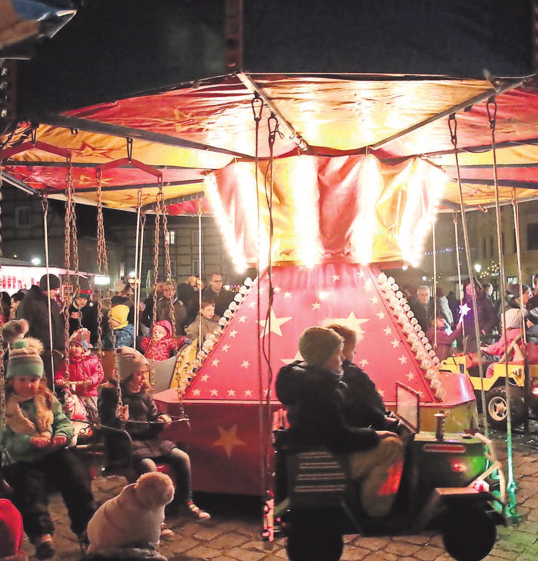 Das Kinderkarussell soll am Lichterfestabend auf dem Marktplatz wieder seine Runden drehen. Das Kinderkarussell soll am Lichterfestabend auf dem Marktplatz wieder seine Runden drehen.