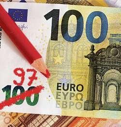 Wenn 100 Euro nur noch 97 Euro wert sind: Geldentwertung macht sich beim Verbraucher schleichend bemerkbar. Foto: djd/BVR/Getty Images/Stadtratte