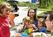 SUV, Van oder Kombi – diese Automodelle bieten viel Platz, um mit der Familie und großem Gepäck bequem zu reisen. Foto: ADAC/Seckinger SUV, Van oder Kombi – diese Automodelle bieten viel Platz, um mit der Familie und großem Gepäck bequem zu reisen. Foto: ADAC/Seckinger