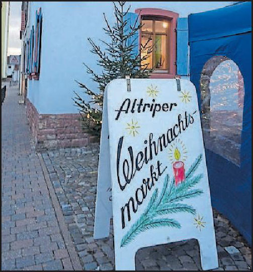 Hier geht’s lang: Im Bürgerhaus Alta Ripa hinter dem Schild stellen die Hobbykünstler aus. FOTO: MÖBUS Hier geht’s lang: Im Bürgerhaus Alta Ripa hinter dem Schild stellen die Hobbykünstler aus. FOTO: MÖBUS