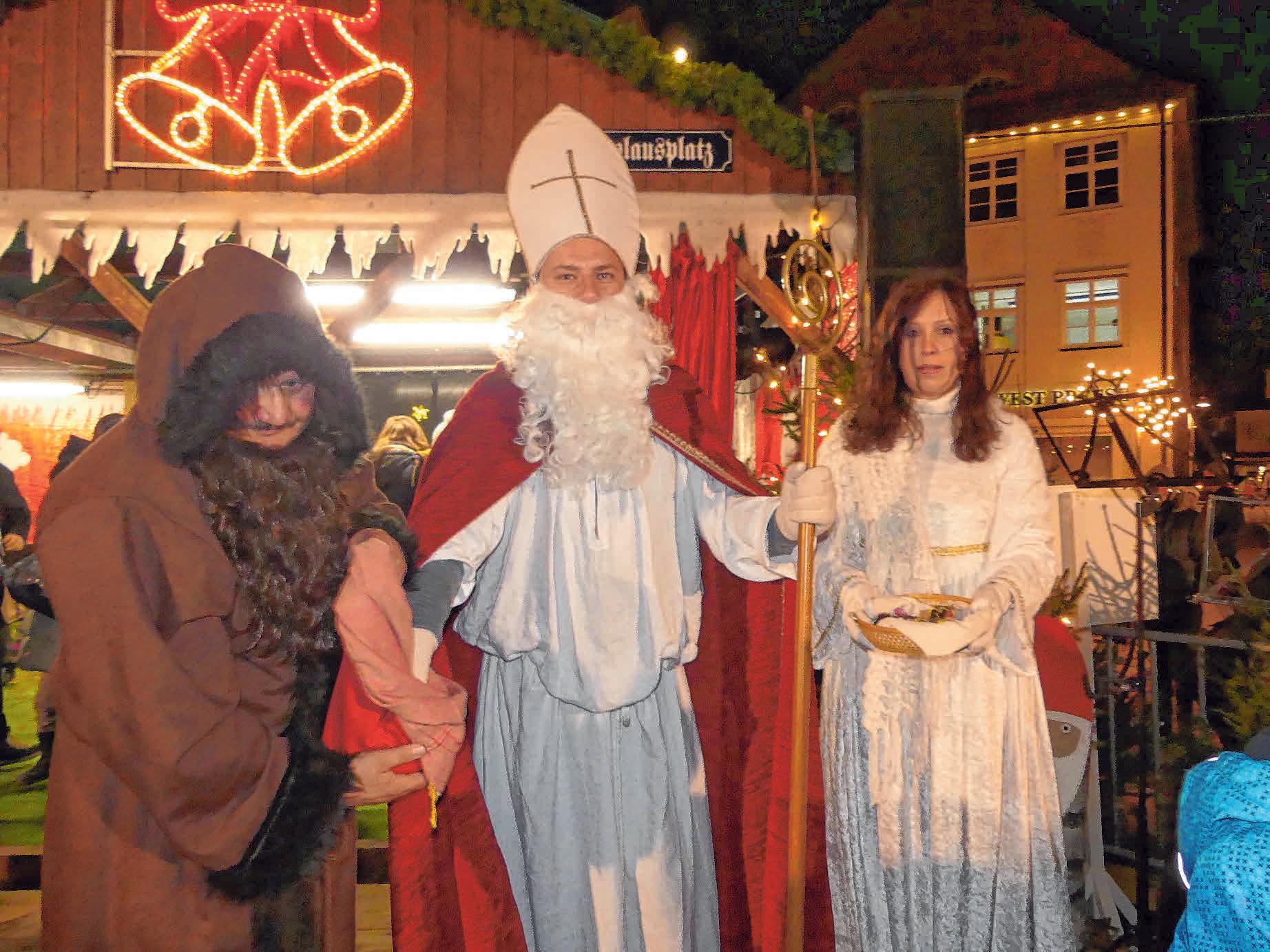Kinder dürfen sich auf die regelmäßigen Besuche des Nikolaus freuen, der immer kleine Geschenke mitbringen wird. FOTO: BURGHART Kinder dürfen sich auf die regelmäßigen Besuche des Nikolaus freuen, der immer kleine Geschenke mitbringen wird. FOTO: BURGHART