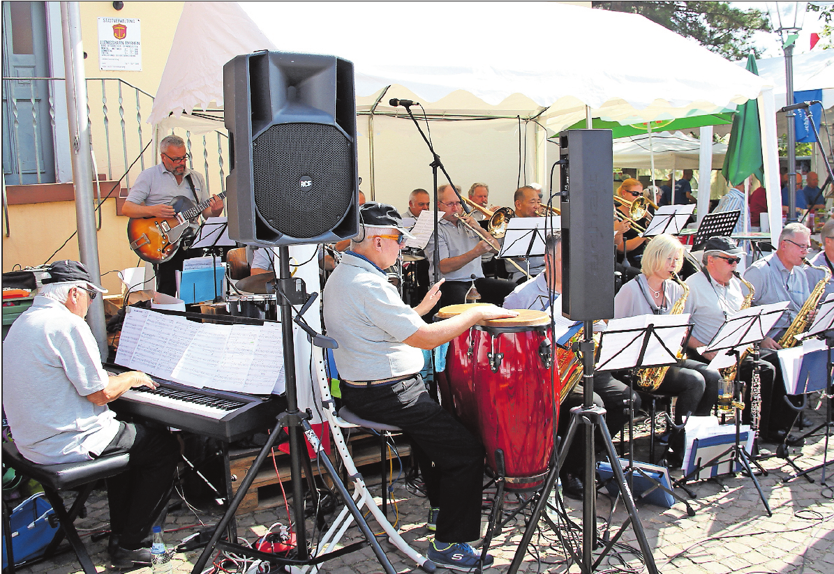Spielt zum Frühschoppen am Sonntag: die TC Big Band. FOTO: DITTMANN/FREI Spielt zum Frühschoppen am Sonntag: die TC Big Band. FOTO: DITTMANN/FREI