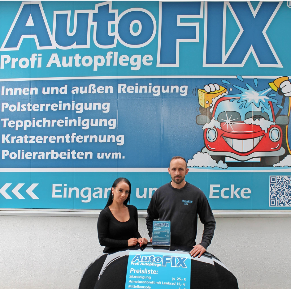 Auto Fix-Inhaber Timmy Chen und seine Partnerin Angela Bordino bringen die Fahrzeuge der Kunden wieder auf Vordermann. Foto: Alexander Rülke Auto Fix-Inhaber Timmy Chen und seine Partnerin Angela Bordino bringen die Fahrzeuge der Kunden wieder auf Vordermann. Foto: Alexander Rülke