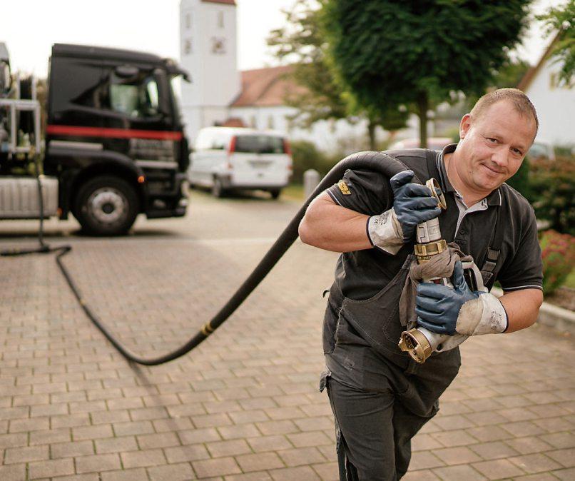 Die sogenannte R33-Brennstoffkombination wird in einem mindestens zweijährigen Praxistest in 21 Wohngebäuden getestet. Bild: IWO