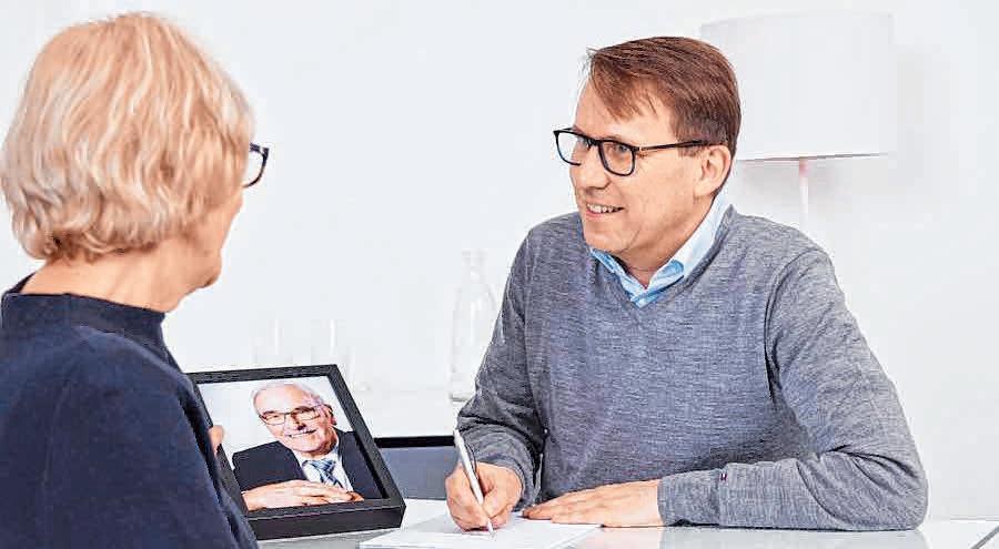 Von einem geliebten Menschen Abschied zu nehmen, fällt immer schwer. Professionelle Hilfe kann Halt geben. FOTOS: DJD Von einem geliebten Menschen Abschied zu nehmen, fällt immer schwer. Professionelle Hilfe kann Halt geben. FOTOS: DJD