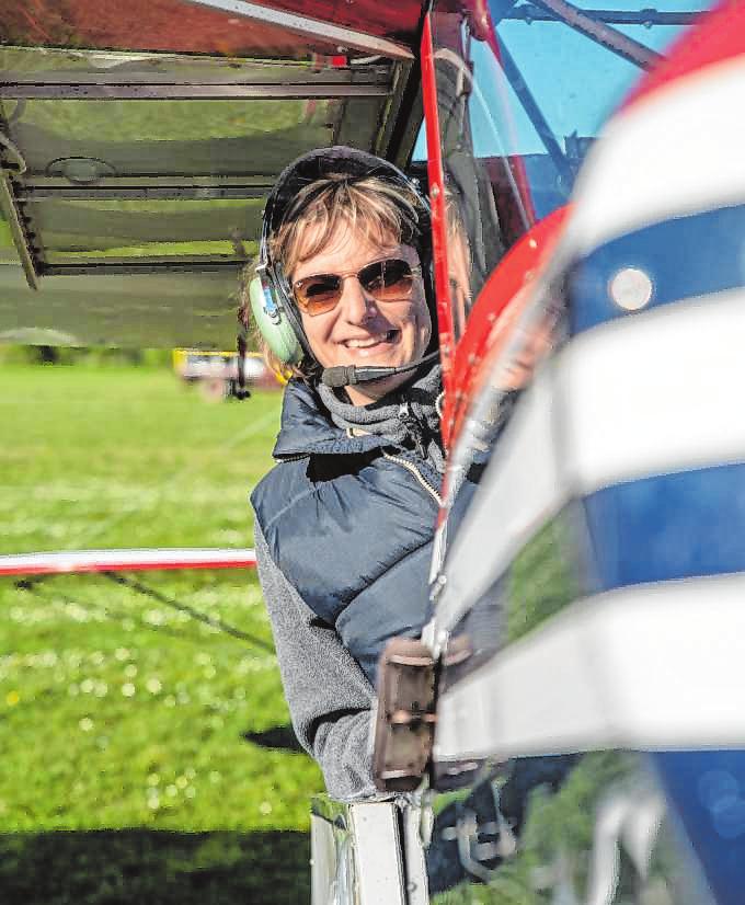 Pilotin Kerstin Weber im Schlepperflugzeug Aviat Husky. Bild: Thomas Neu