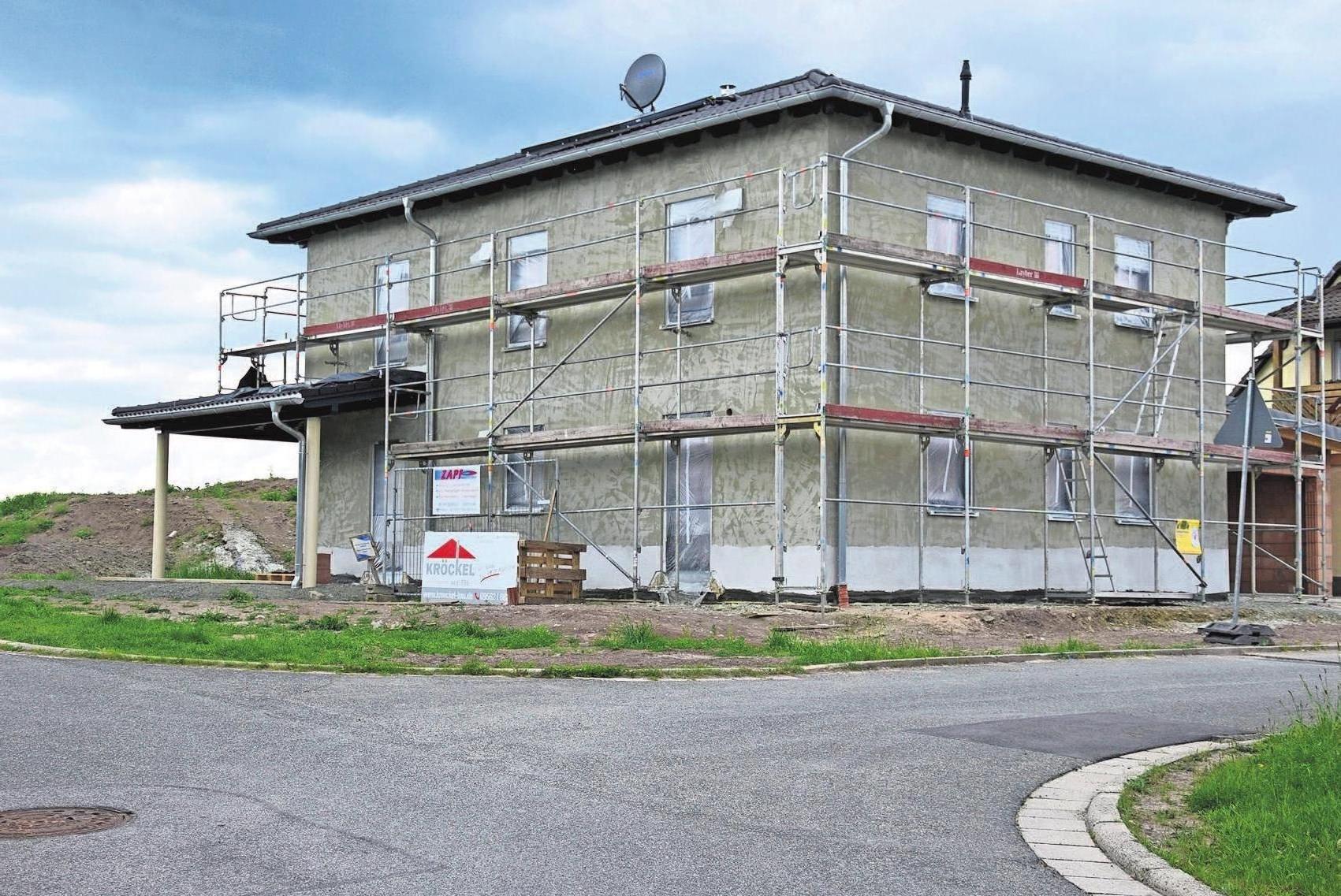 In Weitramsdorf errichtet Kröckel-Bau das individuell geplante Traumhaus der jungen Bauherren. In Weitramsdorf errichtet Kröckel-Bau das individuell geplante Traumhaus der jungen Bauherren.