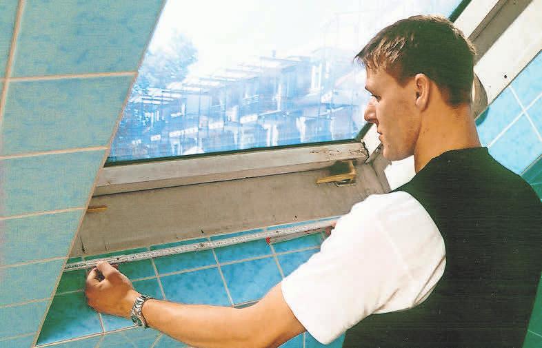 Die Erneuerung der Fenster spart langfristig Geld. Die Erneuerung der Fenster spart langfristig Geld.