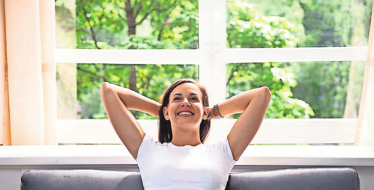 Fenster mit Wärmeschutzverglasung schließen dicht, sodass weniger Zugluft entsteht. Foto: Andrey_Popov/ shutterstock.com Fenster mit Wärmeschutzverglasung schließen dicht, sodass weniger Zugluft entsteht. Foto: Andrey_Popov/ shutterstock.com