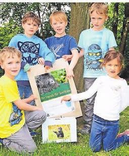 Die Kita-Kinder haben 107 alte Handys gesammelt, um dem Zoo zu helfen. Die Kita-Kinder haben 107 alte Handys gesammelt, um dem Zoo zu helfen.