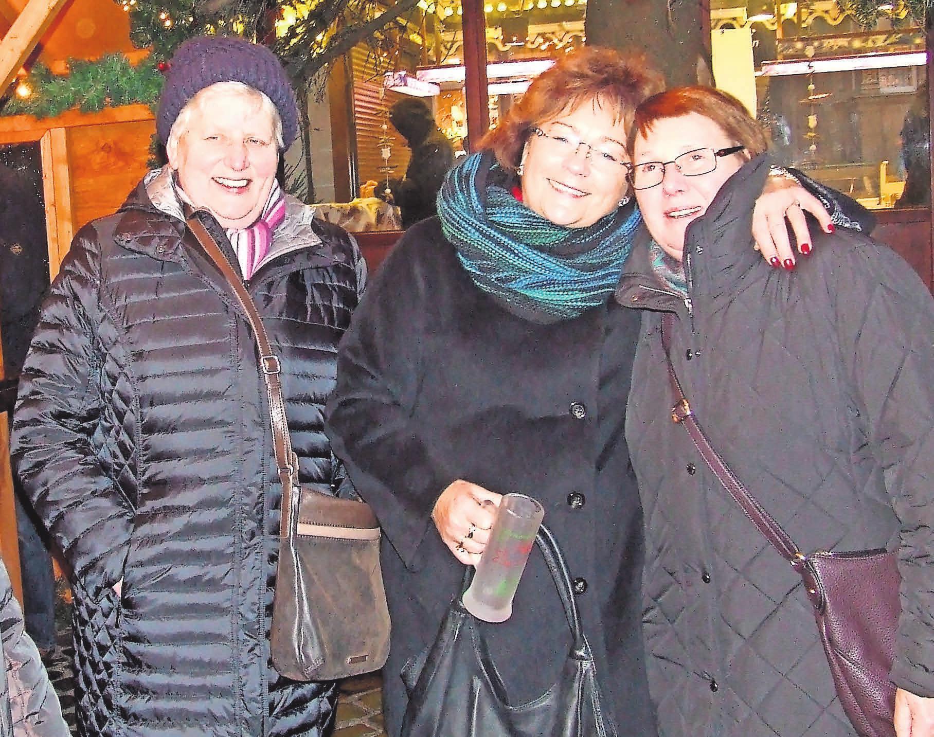 Den Trubel an den Marktständen genießen: Alle hoffen darauf, dass dies 2022 wieder möglich ist. Foto: Archiv Den Trubel an den Marktständen genießen: Alle hoffen darauf, dass dies 2022 wieder möglich ist. Foto: Archiv