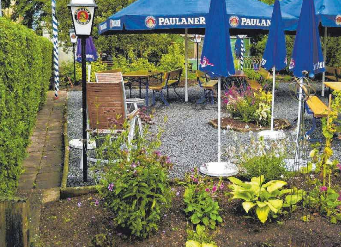 Im Sommer ist der Biergarten ein Anziehungspunkt. FOTOS Im Sommer ist der Biergarten ein Anziehungspunkt. FOTOS