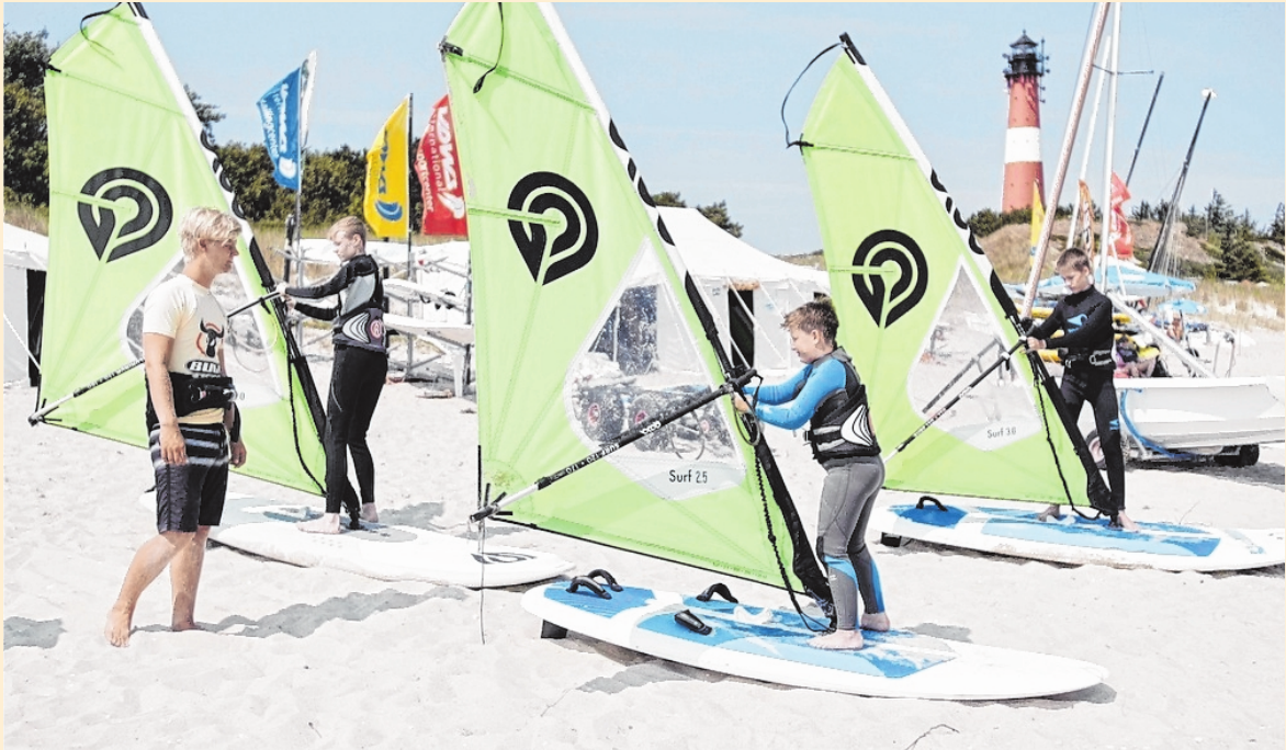 Angebote für Surf-Anfänger gibt es unter anderem am Südkap. FOTO: SYLT SÜDKAP SURFING, MAG Angebote für Surf-Anfänger gibt es unter anderem am Südkap. FOTO: SYLT SÜDKAP SURFING, MAG