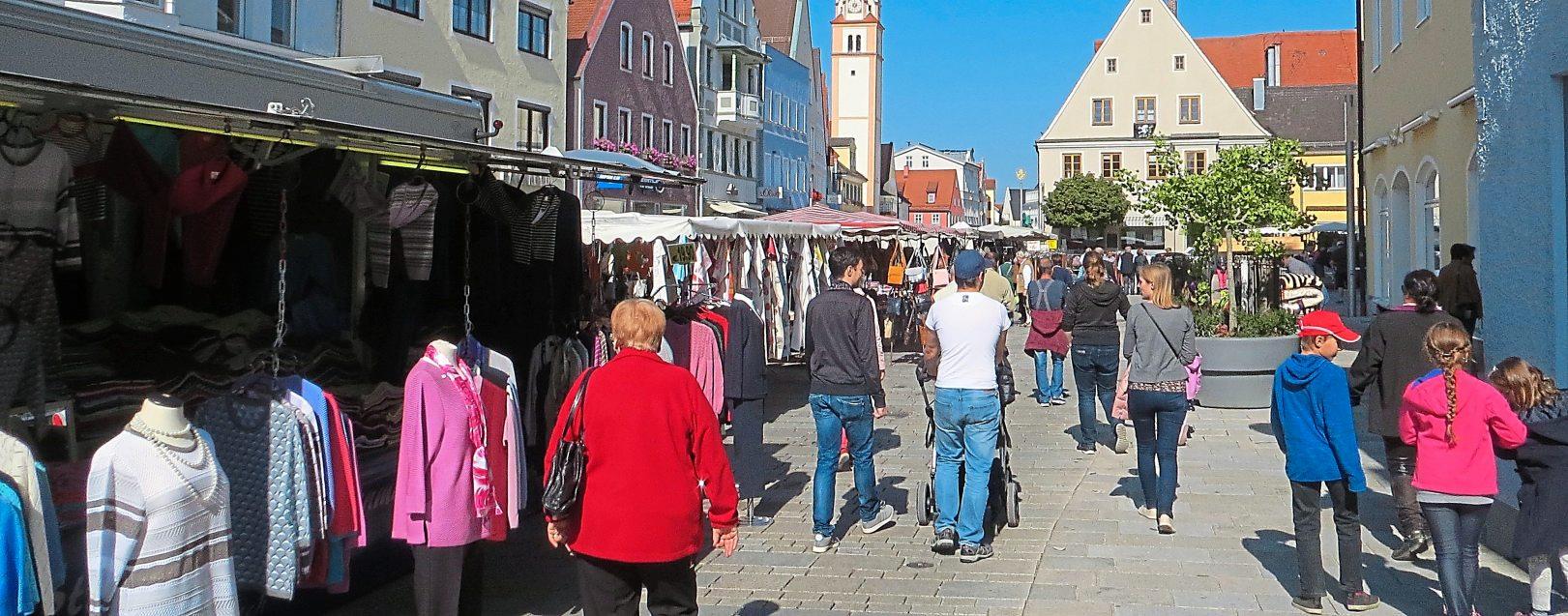 Für die Kathreins-Dult wurde wieder ein umfassendes Angebot vorbereitet. Für die Kathreins-Dult wurde wieder ein umfassendes Angebot vorbereitet.