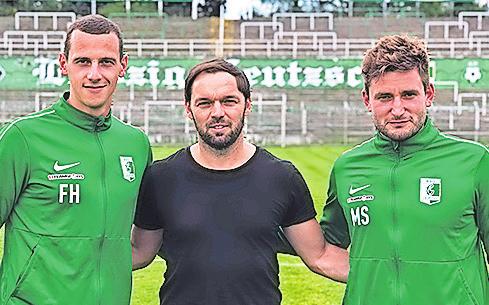 Die Nachwuchs-Koordinatoren Felix Haag (links) und Marcel Sabatowski (rechts) mit dem sportlichen Leiter Andy Müller-Papra. Die Nachwuchs-Koordinatoren Felix Haag (links) und Marcel Sabatowski (rechts) mit dem sportlichen Leiter Andy Müller-Papra.