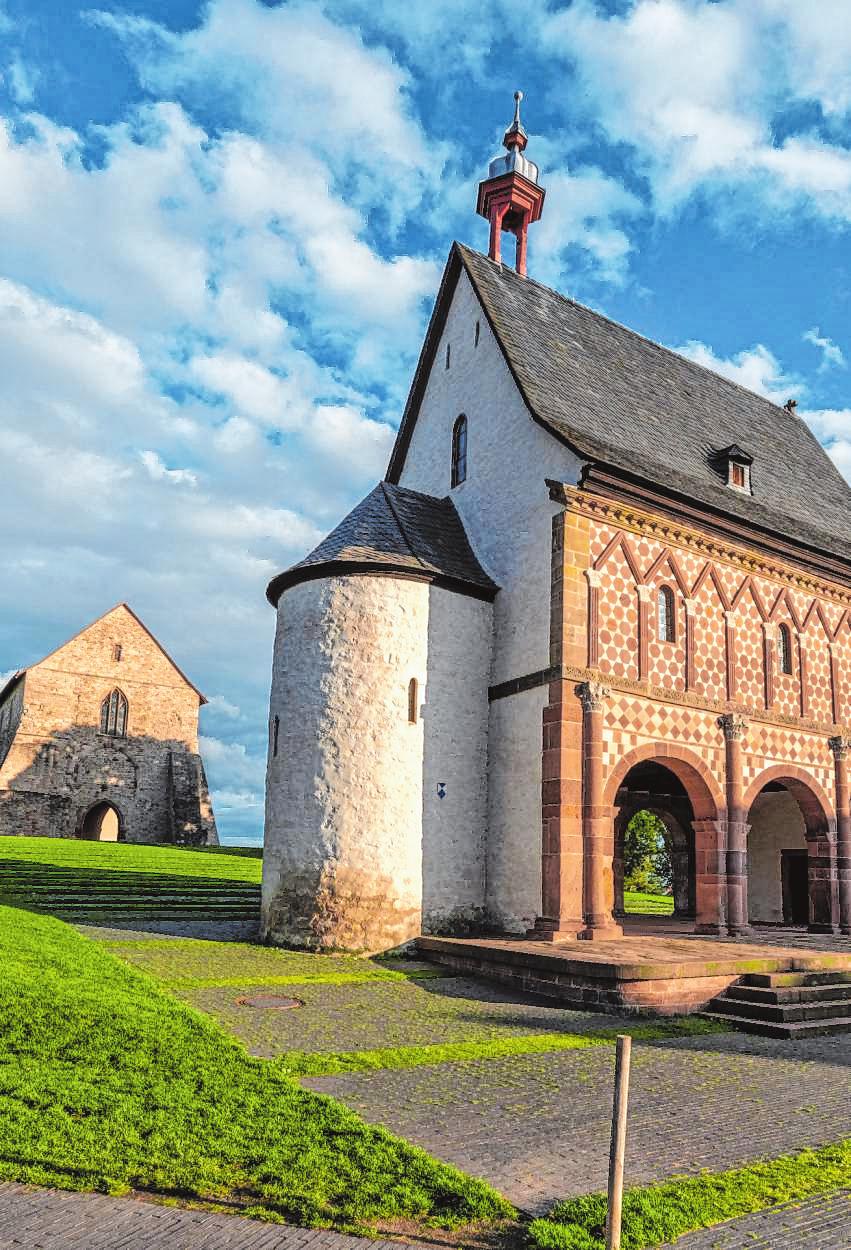 Vom einst mächtigen Kloster ist nicht mehr viel Original-Bausubstanz zu sehen. Die Neugestaltung des Welterbe-Geländes in Lorsch vermittelt inzwischen aber einen besseren Eindruck der einstigen Größe. BILD: NEU Vom einst mächtigen Kloster ist nicht mehr viel Original-Bausubstanz zu sehen. Die Neugestaltung des Welterbe-Geländes in Lorsch vermittelt inzwischen aber einen besseren Eindruck der einstigen Größe. BILD: NEU