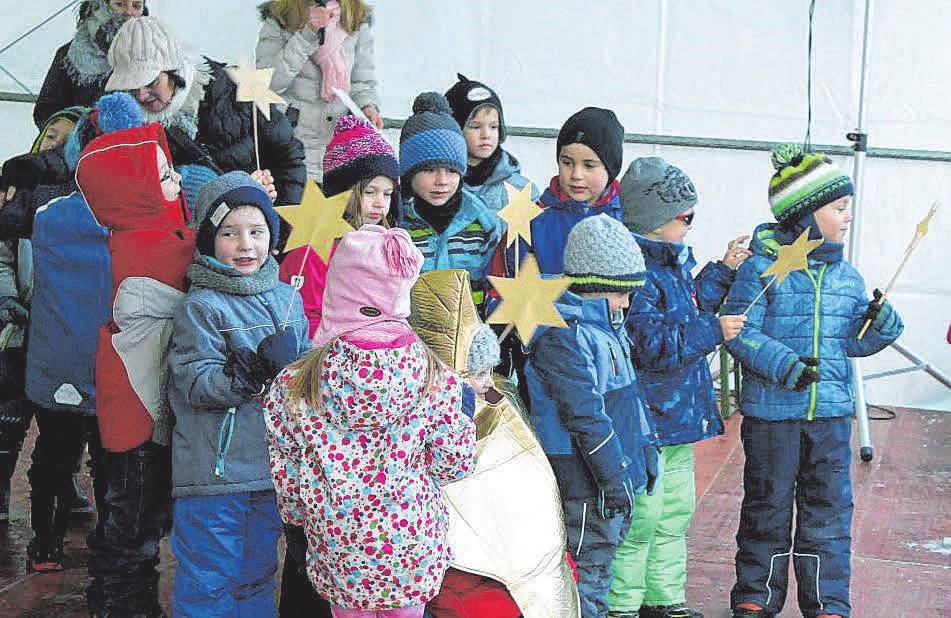 Die Kinder freuen sich besonders auf den Nikolaus. Die Kinder freuen sich besonders auf den Nikolaus.