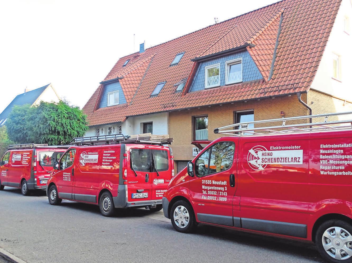 Der Neustädter Meisterbetrieb verfügt selbstverständlich über einen großen Fuhrpark. Der Neustädter Meisterbetrieb verfügt selbstverständlich über einen großen Fuhrpark.