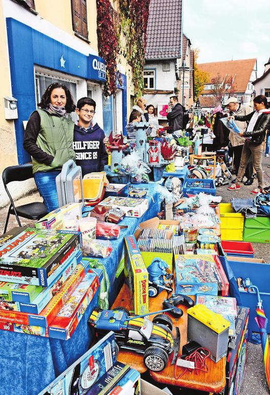 Kein Stöbern an den Ständen auf dem Krämermarkt. Foto: Fürstenberger Kein Stöbern an den Ständen auf dem Krämermarkt. Foto: Fürstenberger