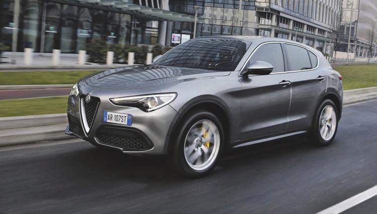Alfa Romeo Stelvio 2.0 Turbo: Kraftstoffverbrauch in l/100 km kombiniert: XX Liter, CO2-Emissionen in g/km kombiniert: 186 g. Alfa Romeo Stelvio 2.0 Turbo: Kraftstoffverbrauch in l/100 km kombiniert: XX Liter, CO2-Emissionen in g/km kombiniert: 186 g.