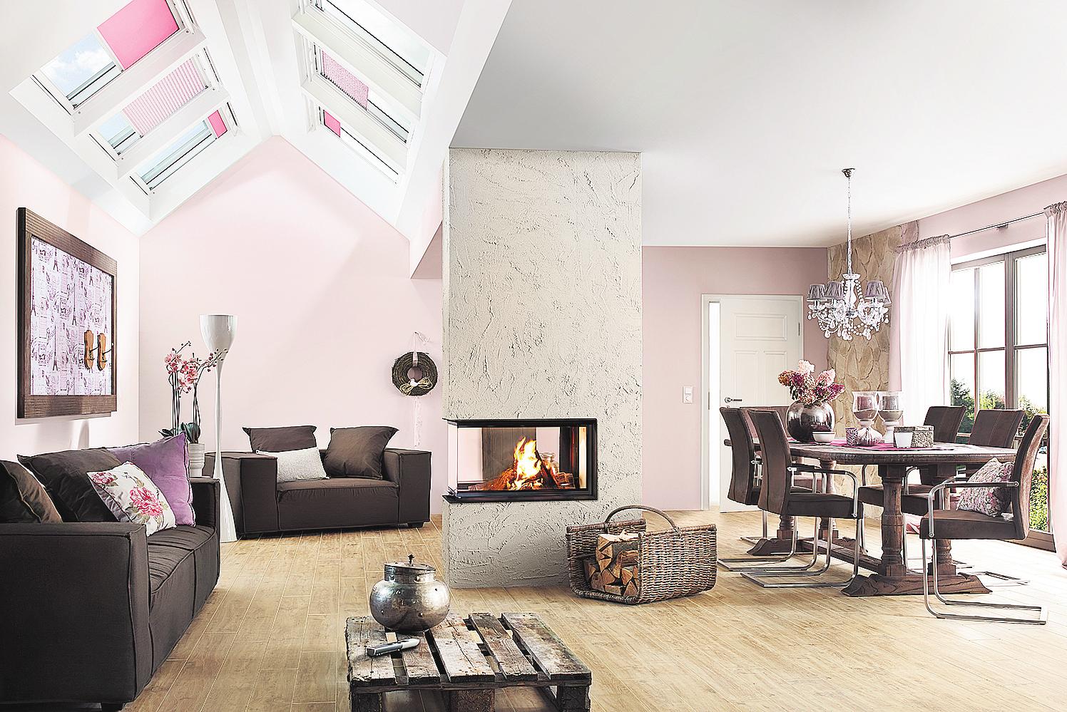 Ein moderner Kamin oder Ofen passt sich seiner Umgebung sehr gut an. FOTO: PR Ein moderner Kamin oder Ofen passt sich seiner Umgebung sehr gut an. FOTO: PR