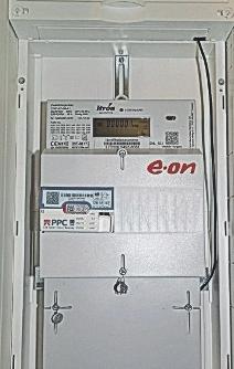 Noch drehen sich in deutschen Kellern die analogen Stromzähler. Bald aber haben Verbraucher ihren Energiebedarf jederzeit im Blick, beispielsweise per Smartphone – eine wichtige Hilfestellung, um gezielt den Verbrauch zu senken.Die klassischen Stromzähler werden zunehmend durch moderne Geräte ersetzt – zu erkennen am digitalen Display. FOTOS: DJD/E.ON Noch drehen sich in deutschen Kellern die analogen Stromzähler. Bald aber haben Verbraucher ihren Energiebedarf jederzeit im Blick, beispielsweise per Smartphone – eine wichtige Hilfestellung, um gezielt den Verbrauch zu senken.Die klassischen Stromzähler werden zunehmend durch moderne Geräte ersetzt – zu erkennen am digitalen Display. FOTOS: DJD/E.ON