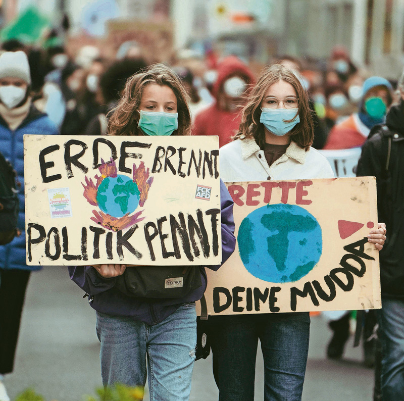 „Ihr lasst uns keine Wahl.“ Unter diesem Motto protestierten am 22. Oktober in Berlin wieder mehrere tausend Demonstrant:innen für strengere Klimaziele.