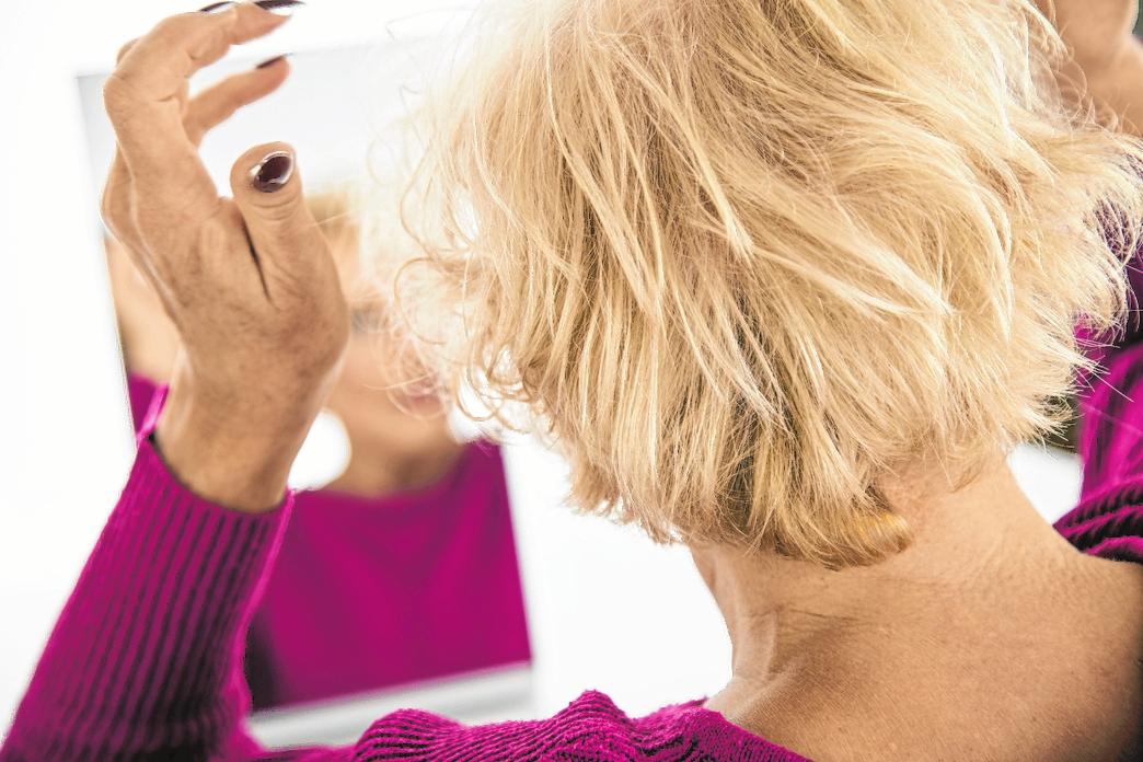 Wenn keine Zeit ist: Trockenshampoo ist besser als sein Ruf, sagen Experten der Stiftung Warentest. FOTO: CHRISTIN KLOSE, MAG Wenn keine Zeit ist: Trockenshampoo ist besser als sein Ruf, sagen Experten der Stiftung Warentest. FOTO: CHRISTIN KLOSE, MAG