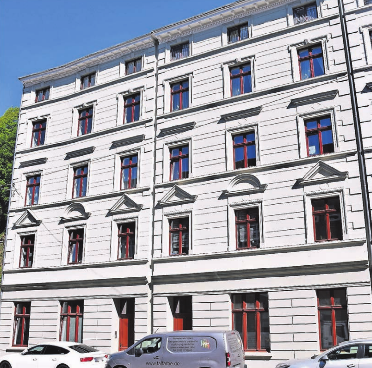 Glänzen wieder in neuem (alten) Glanz: die sanierten Häuser an der Friedrich-Ebert-Straße 290 -292 in Elberfeld. Glänzen wieder in neuem (alten) Glanz: die sanierten Häuser an der Friedrich-Ebert-Straße 290 -292 in Elberfeld.