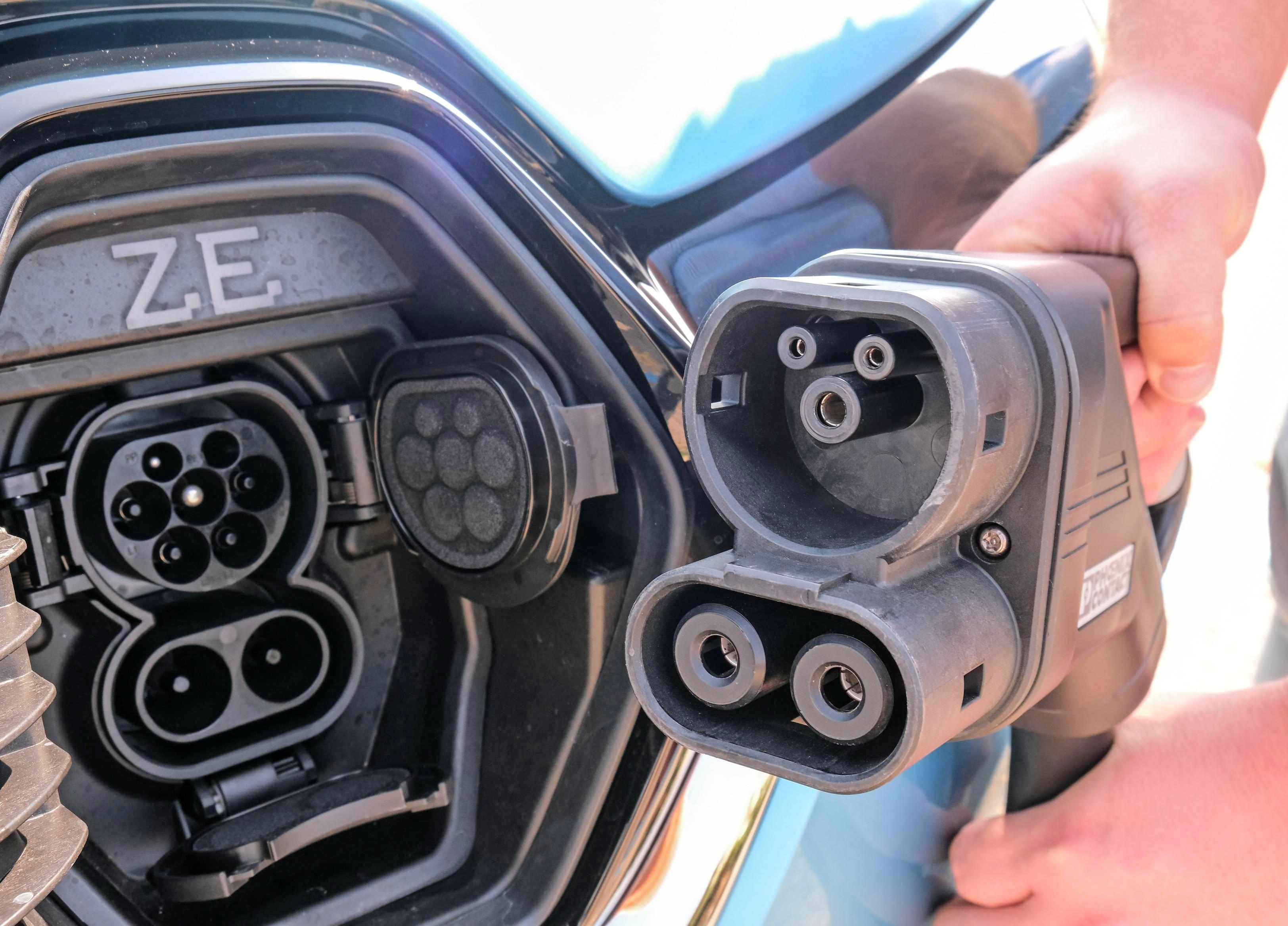Im Idealfall schafft der neue Zoe laut Hersteller eine Reichweite von 395 Kilometern. Fotos: Renault Im Idealfall schafft der neue Zoe laut Hersteller eine Reichweite von 395 Kilometern. Fotos: Renault