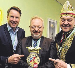 Christian Koke (Verlagsleiter Düsseldorf EXPRESS), Patric Fedlmeier (Vorstandsvorsitzender Provinzial Rheinland,) und CC-Geschäftsführer Hans-Jürgen Tüllmann (v. l.) Christian Koke (Verlagsleiter Düsseldorf EXPRESS), Patric Fedlmeier (Vorstandsvorsitzender Provinzial Rheinland,) und CC-Geschäftsführer Hans-Jürgen Tüllmann (v. l.)