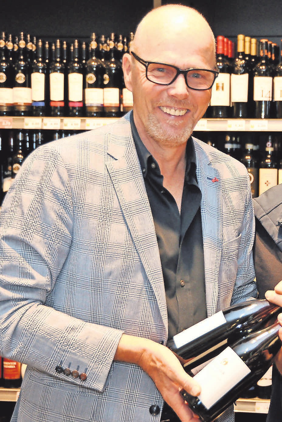 Auch Inhaber Stefan Ladage schätzt einen guten Wein. Auch Inhaber Stefan Ladage schätzt einen guten Wein.