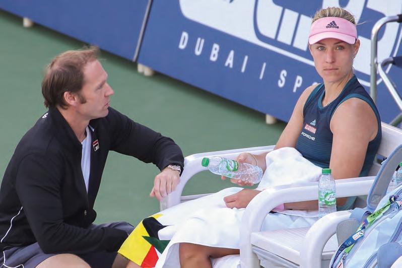 OnCourt Coaching ist auf der WTA Tour möglich. Ein freundlicheres Gesicht würde auch dem Coach helfen. Foto: Jürgen Hasenkopf