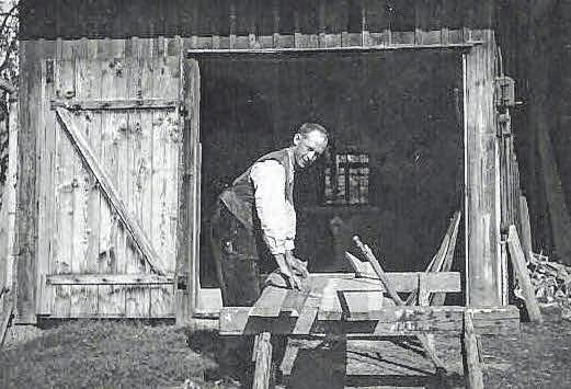 Seit 120 Jahren bietet das Nonnenhorner Familienunternehmen individuelle Holzbauleistungen nach Maß an. Seit 120 Jahren bietet das Nonnenhorner Familienunternehmen individuelle Holzbauleistungen nach Maß an.