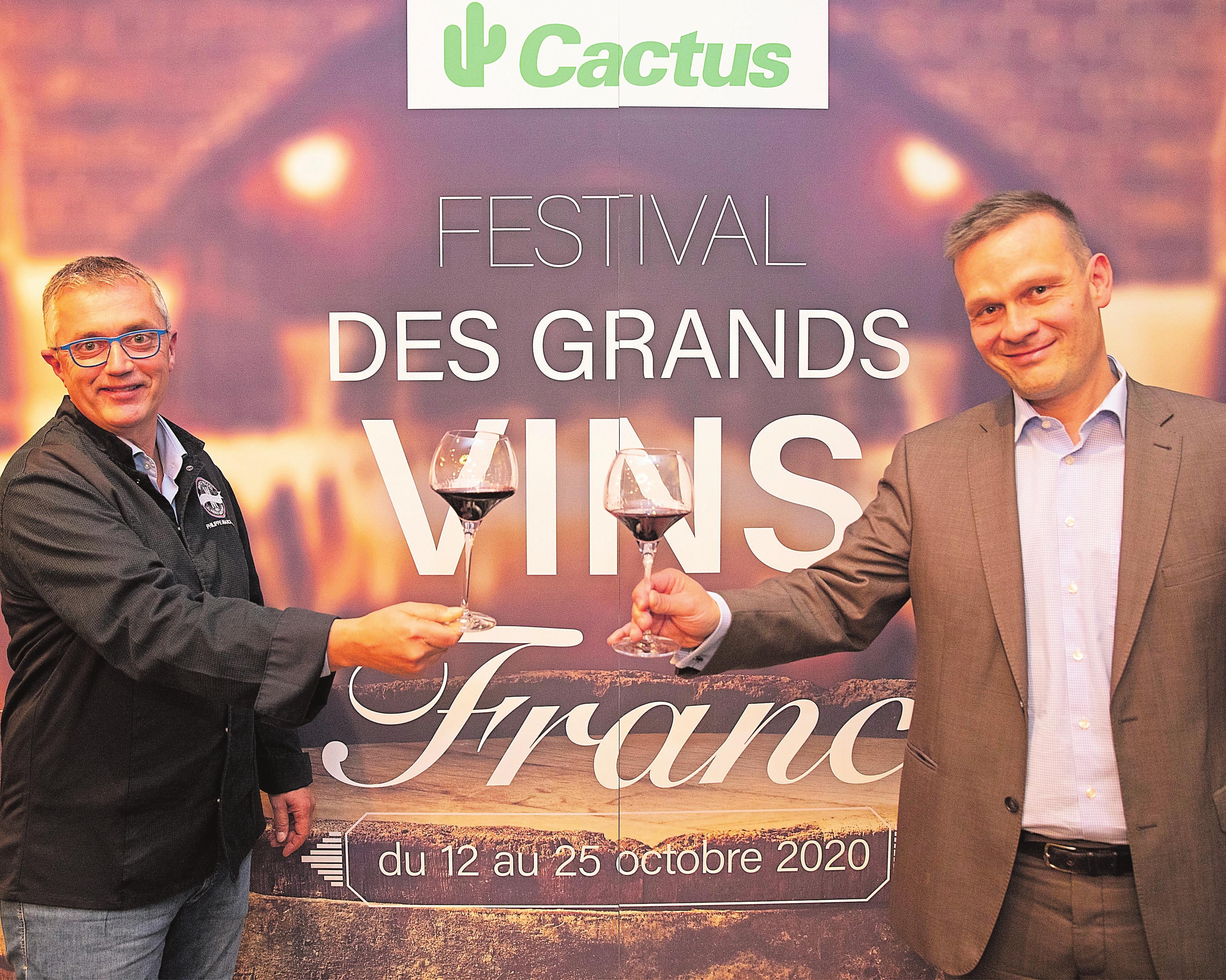  Philippe Marchand mit Marc Hoffmann, Marketingdirektor von Cactus, im Rahmen des Festival des Grands Vins de France. Foto: Steve Eastwood