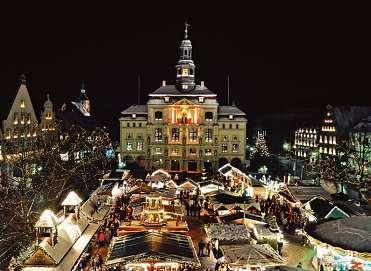 Über ein öffentliches Lichtermeer wie etwa auf dem Lüneburger Weihnachtsmarkt würden sich die meisten freuen. Foto: Mathias Schneider