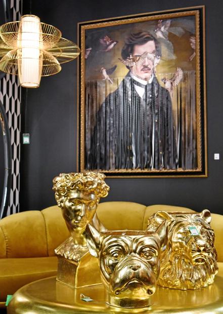 Einzelne opulente oder farbintensive Stücke genügen, um den langjährigen Hyggestil aufzumöbeln. FOTOS: THOMAS KLERX / KOELNMESSE GMBH Einzelne opulente oder farbintensive Stücke genügen, um den langjährigen Hyggestil aufzumöbeln. FOTOS: THOMAS KLERX / KOELNMESSE GMBH