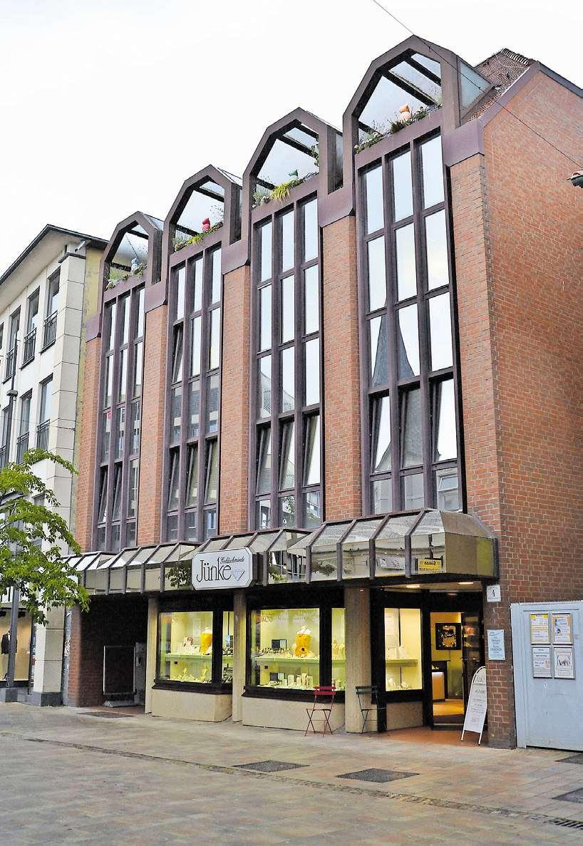 Eigenes Geschäftsgebäude: 1987 bezog die Familie Jünke eine eigene Immobilie in der Mühlenstraße. Foto: Bernd Götting