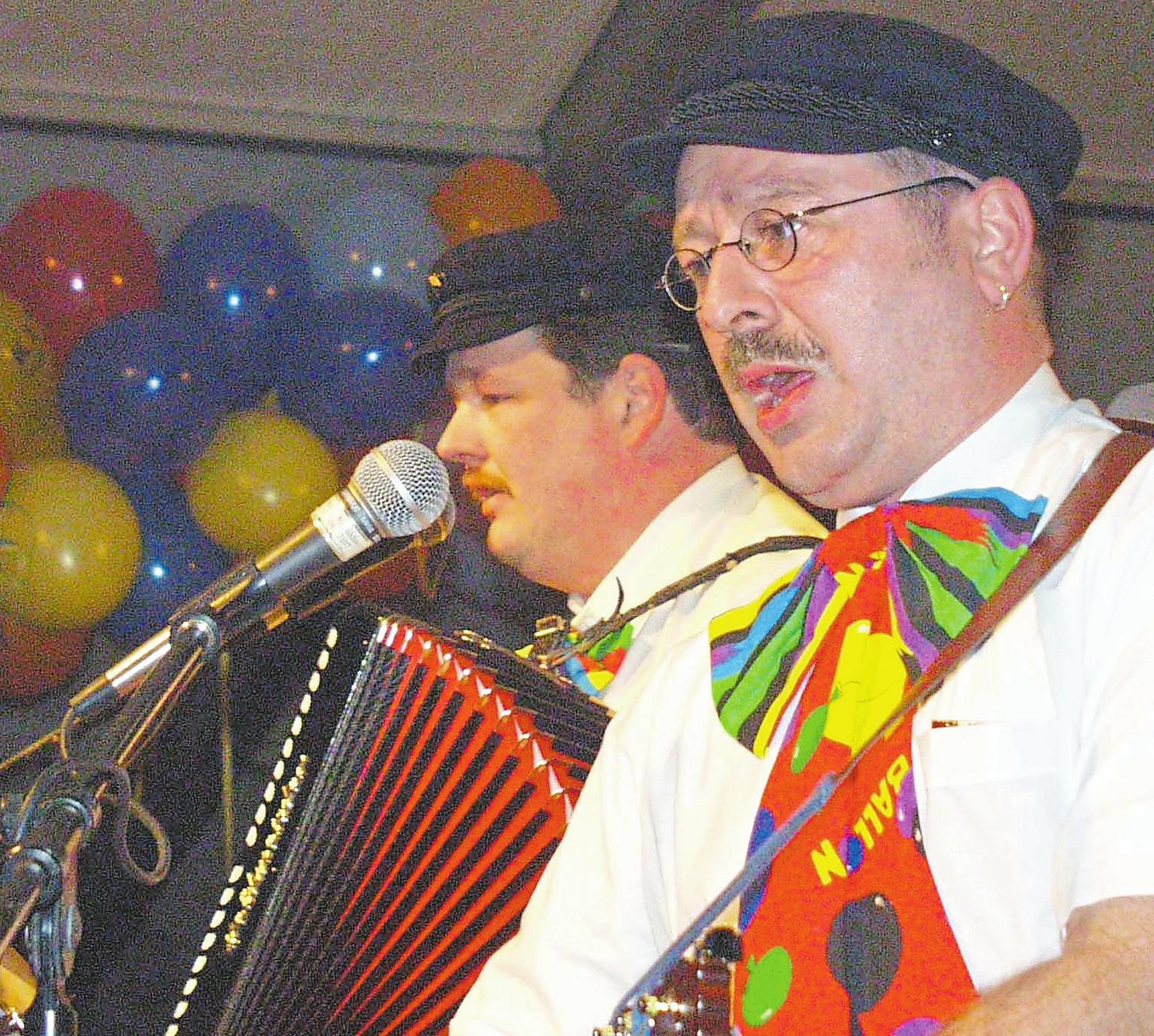 2001 sorgten Willi Mussenbrock (l.) und Beo Wältermann für gute Laune. Foto: WN-Archiv 2001 sorgten Willi Mussenbrock (l.) und Beo Wältermann für gute Laune. Foto: WN-Archiv
