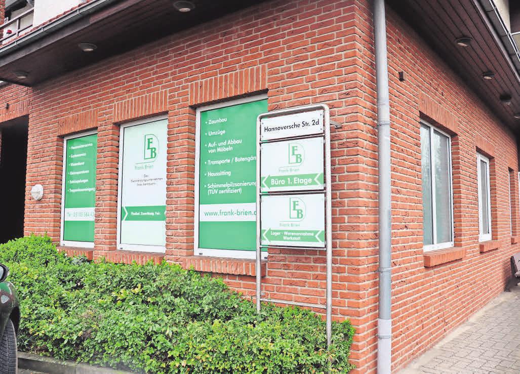 Das Büro befindet sich in der 1. Etage Das Büro befindet sich in der 1. Etage