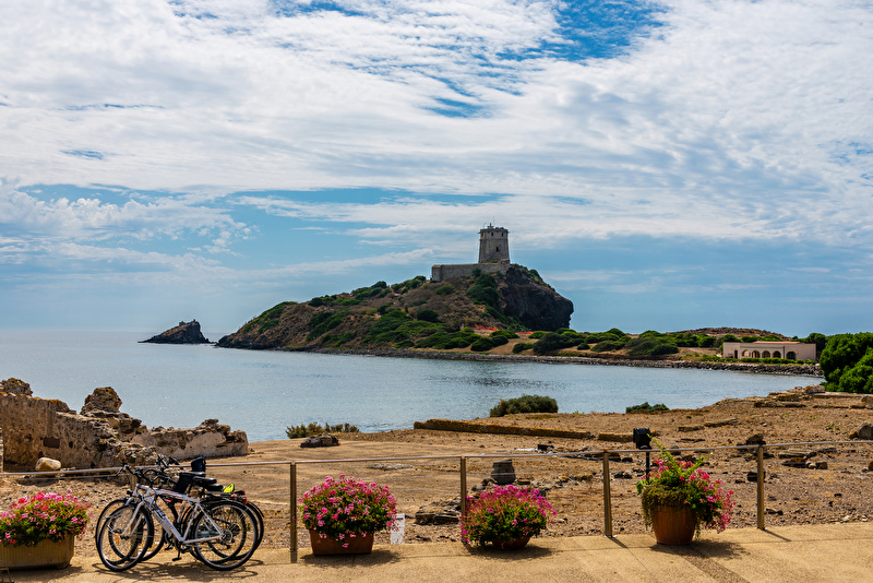 Radfahren an der Küste Sardiniens © Bildagentur PantherMedia  / krugli86@gmail.com