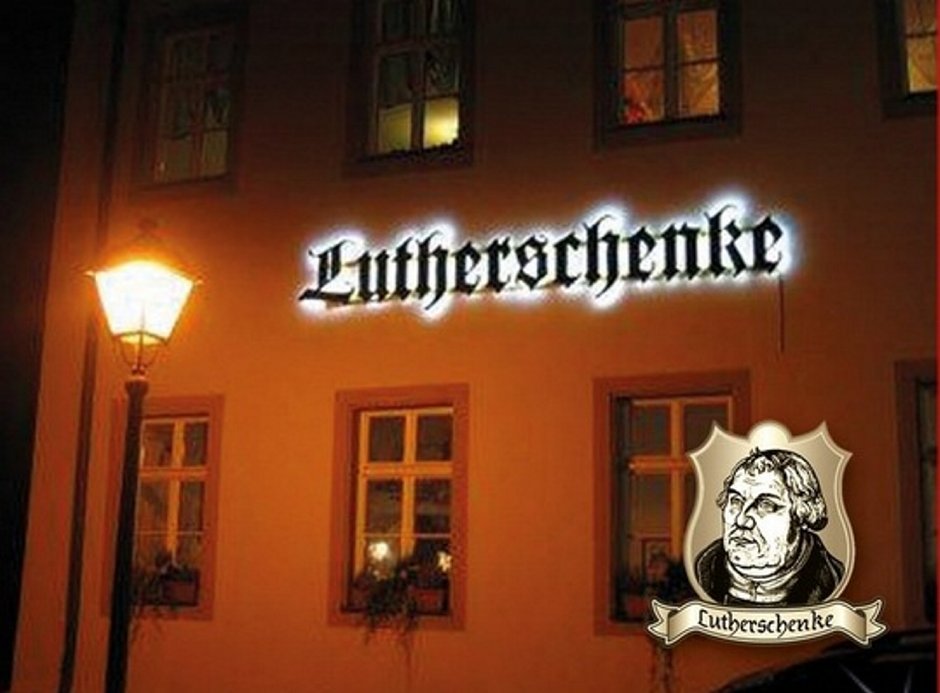 Die Lutherschenke hat sich auch als Erlebnis-Restaurant einen Namen gemacht. Sie wartet in diesen Wochen mit verschiedenen Aktionen und unterhaltsamen Einlagen auf. Dafür empfiehlt Gastwirt Karl unbedingt eine Reservierung. Die Lutherschenke hat sich auch als Erlebnis-Restaurant einen Namen gemacht. Sie wartet in diesen Wochen mit verschiedenen Aktionen und unterhaltsamen Einlagen auf. Dafür empfiehlt Gastwirt Karl unbedingt eine Reservierung.