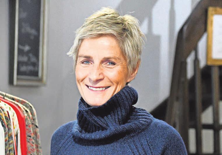 Von raffiniert und stilistisch anspruchsvoll bis peppig. In Pit’s Laden ist die Auswahl groß. Modeexpertin Petra Battmer berät ihre Kunden gerne. Von raffiniert und stilistisch anspruchsvoll bis peppig. In Pit’s Laden ist die Auswahl groß. Modeexpertin Petra Battmer berät ihre Kunden gerne.