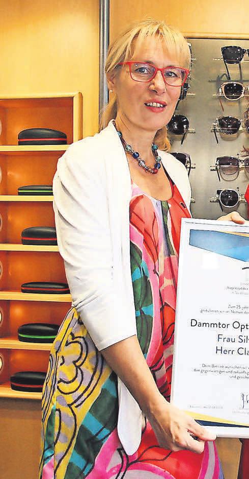 Dammtor Optik mit Inhaberin Silvia Krone an der Spitze des Teams ist ein mehrfach ausgezeichnetes Fachgeschäft. Foto: Privatarchiv Dammtor Optik mit Inhaberin Silvia Krone an der Spitze des Teams ist ein mehrfach ausgezeichnetes Fachgeschäft. Foto: Privatarchiv