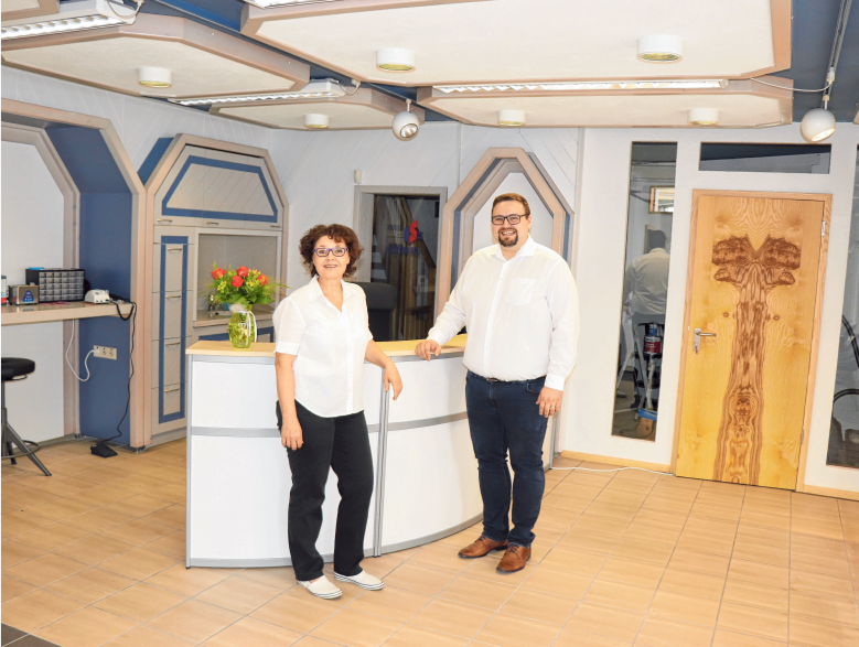 Jonas und Claudia Pabst laden zur Neueröffnung von HÖR Pabst am 17. August ab 9 Uhr ein. Jonas und Claudia Pabst laden zur Neueröffnung von HÖR Pabst am 17. August ab 9 Uhr ein.