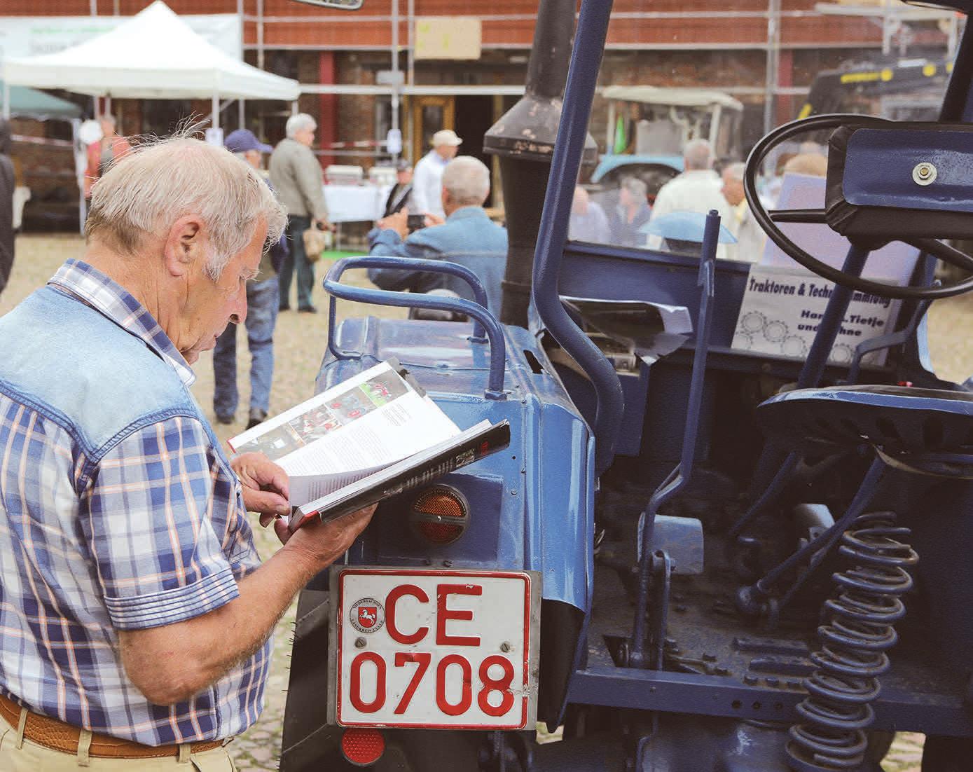 Informieren, fachsimpeln oder sich einfach an alten landwirtschaftlichen Zugmaschinen erfreuen – das Treckertreffen in Sülfeld hat vieles zu bieten. Archiv Informieren, fachsimpeln oder sich einfach an alten landwirtschaftlichen Zugmaschinen erfreuen – das Treckertreffen in Sülfeld hat vieles zu bieten. Archiv