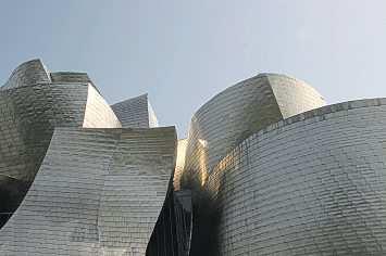 Das Guggenheim–Museum ist weltweit für seine einzigartige Architektur berühmt. Foto: Elena Krasovc