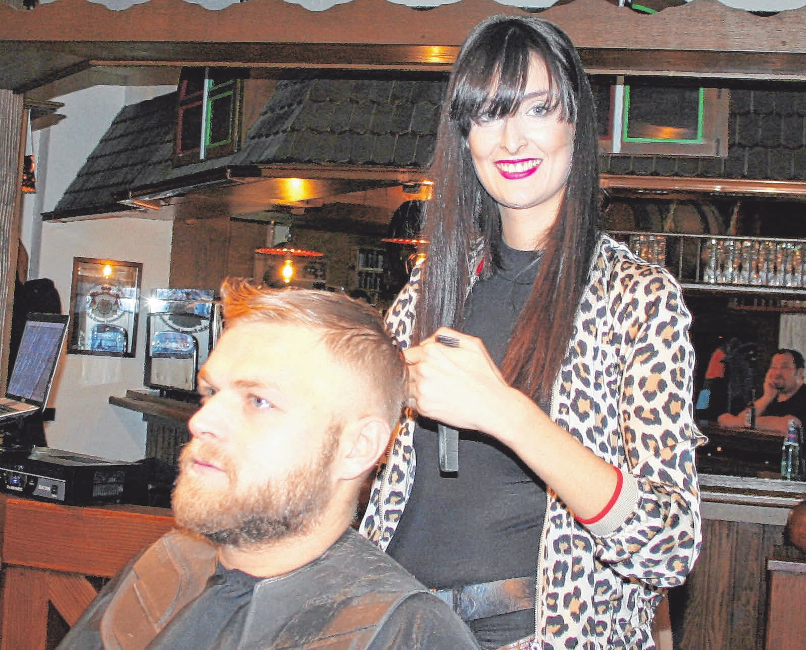 Fachgebiete der Inhaberin Patrizia Maczek sind Herrenhaarschnitte und Old School Barbering. FOTOS: FIL Fachgebiete der Inhaberin Patrizia Maczek sind Herrenhaarschnitte und Old School Barbering. FOTOS: FIL