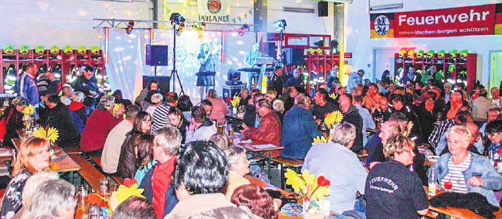 Gemeinsam mit Freunden feierten die Selbitzer Feuerwehrkameraden das Oktoberfest auch in diesem Jahr. Gemeinsam mit Freunden feierten die Selbitzer Feuerwehrkameraden das Oktoberfest auch in diesem Jahr.