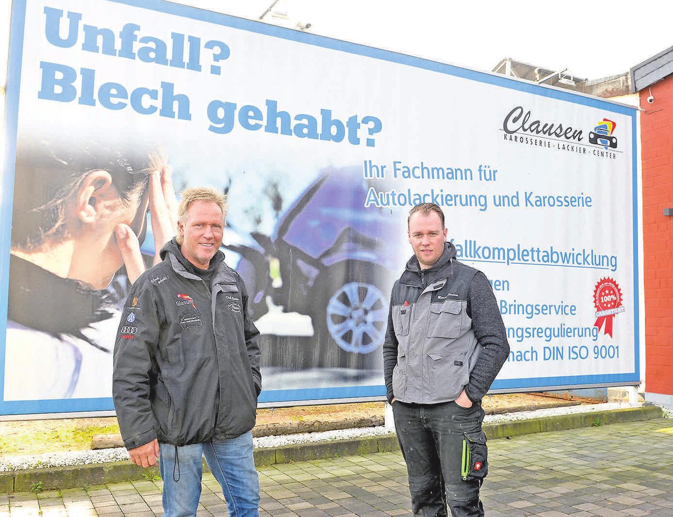Fit sein für die Zukunft – das hat im Unternehmen Clausen einen hohen Stellenwert. So hat Dirk Clausen (links) in seinem Sohn Marcel einen Unternehmensnachfolger gefunden, der seit Jahren im Betrieb mitarbeitet und sich über Erfahrung, die erfolgreiche Teilnahme an Schulungen sowie Prüfungen in Sachen Unfall-Instandsetzung einen Namen gemacht hat. FOTOS: HARTWIG Fit sein für die Zukunft – das hat im Unternehmen Clausen einen hohen Stellenwert. So hat Dirk Clausen (links) in seinem Sohn Marcel einen Unternehmensnachfolger gefunden, der seit Jahren im Betrieb mitarbeitet und sich über Erfahrung, die erfolgreiche Teilnahme an Schulungen sowie Prüfungen in Sachen Unfall-Instandsetzung einen Namen gemacht hat. FOTOS: HARTWIG